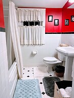 Colonial Beach Plaza Bed & Breakfast