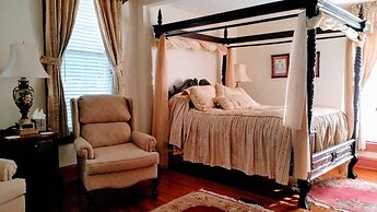 Colonial Beach Plaza Bed & Breakfast