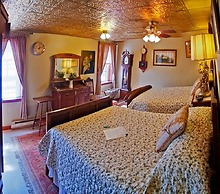 Old Winterport Commercial House