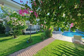 Sea Heaven Legend Apartments