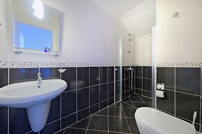 Sea Heaven Legend Apartments