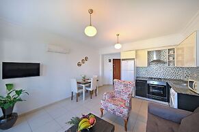 Sea Heaven Legend Apartments