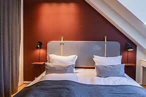 Kings Garden 1 by Daniel&Jacob’s