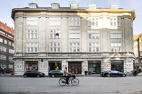 Kings Garden 2 by Daniel&Jacob’s