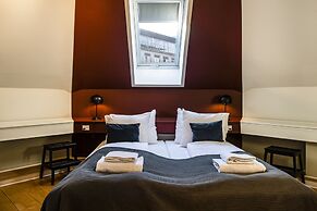 Kings Garden 2 by Daniel&Jacob’s