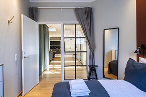 Kings Garden 2 by Daniel&Jacob’s