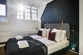 Kings Garden 2 by Daniel&Jacob’s