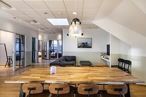 Kings Garden 2 by Daniel&Jacob’s