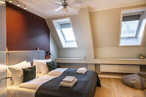 Kings Garden 2 by Daniel&Jacob’s