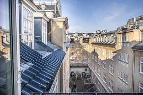 Kings Garden 2 by Daniel&Jacob’s