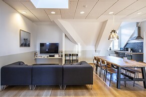 Kings Garden 2 by Daniel&Jacob’s