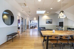 Kings Garden 2 by Daniel&Jacob’s