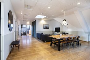 Kings Garden 2 by Daniel&Jacob’s