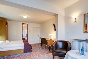 INA Hotel Consul