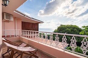 Glacis Heights Villa