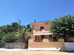 Alekos Beach Houses-Amalia