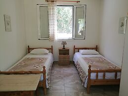 Alekos Beach Houses-Amalia