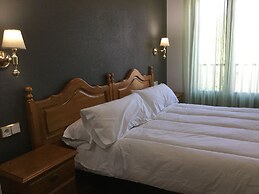 Hotel Cinco Castaños