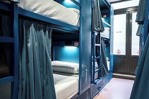 Ideal Youth Hostel