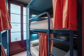 Ideal Youth Hostel