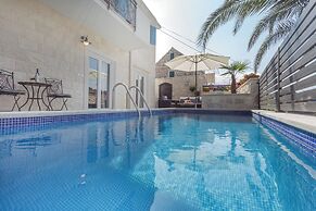 Villa Capitis in the Centre - Private pool