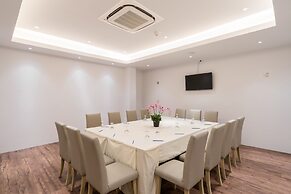 New Square Patong Hotel