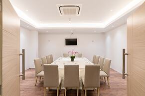 New Square Patong Hotel