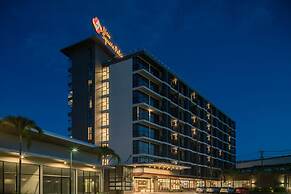 New Square Patong Hotel