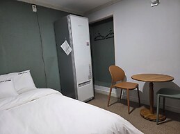 Gwangan Beach Blue Moon Motel