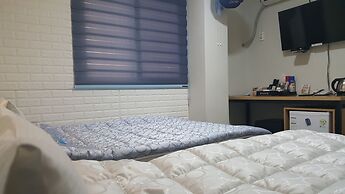 Gwangan Beach Blue Moon Motel