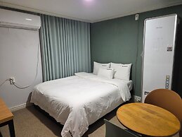 Gwangan Beach Blue Moon Motel