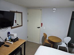 Gwangan Beach Blue Moon Motel