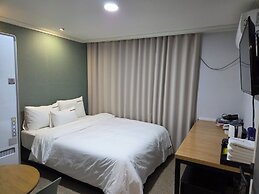 Gwangan Beach Blue Moon Motel