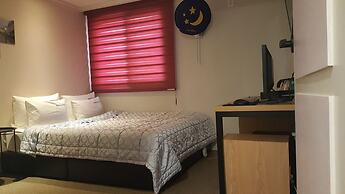 Gwangan Beach Blue Moon Motel