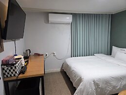 Gwangan Beach Blue Moon Motel