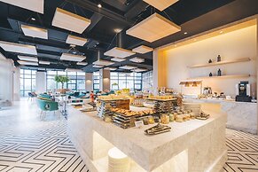 Atour Hotel Hongqiao Hub National Exhibition Center Shanghai