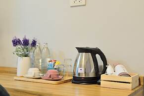 De Lavender Bangkok Hotel