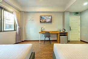 De Lavender Bangkok Hotel