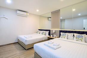 De Lavender Bangkok Hotel