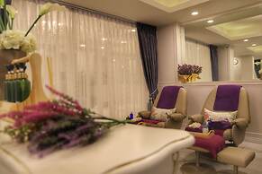 De Lavender Bangkok Hotel