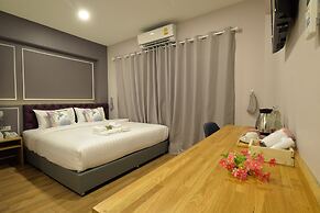 De Lavender Bangkok Hotel