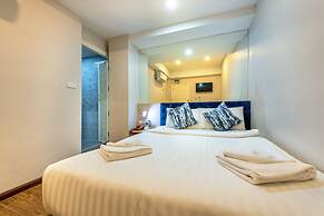 De Lavender Bangkok Hotel