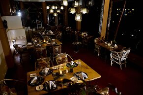 Karama Lodge & Spa
