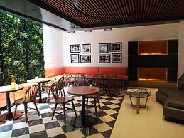 Fountain Tree by TGI