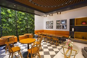 Fountain Tree by TGI