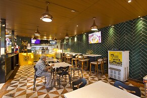 Fountain Tree by TGI