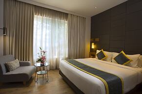 Fountain Tree by TGI