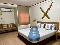 Mae Yom Palace Hotel