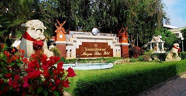 Mae Yom Palace Hotel