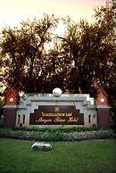 Mae Yom Palace Hotel